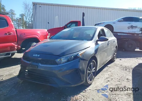 2024 Kia Forte Lxs z USA, uszkodzony, nr VIN 3KPF24AD6RE739486